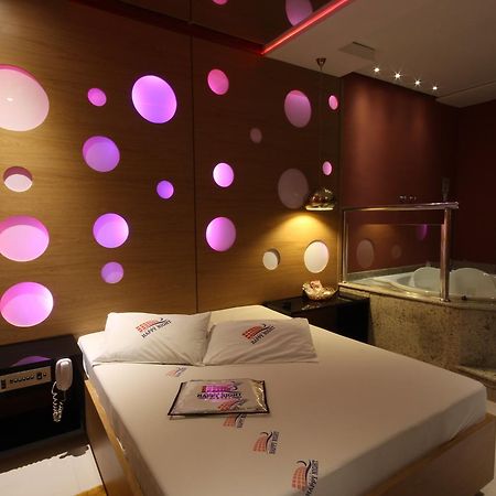 Hotel Happy Night (Adults Only) Cotia  Exterior foto